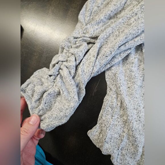 Miley and molly light sweater size large - Picture 12 of 12